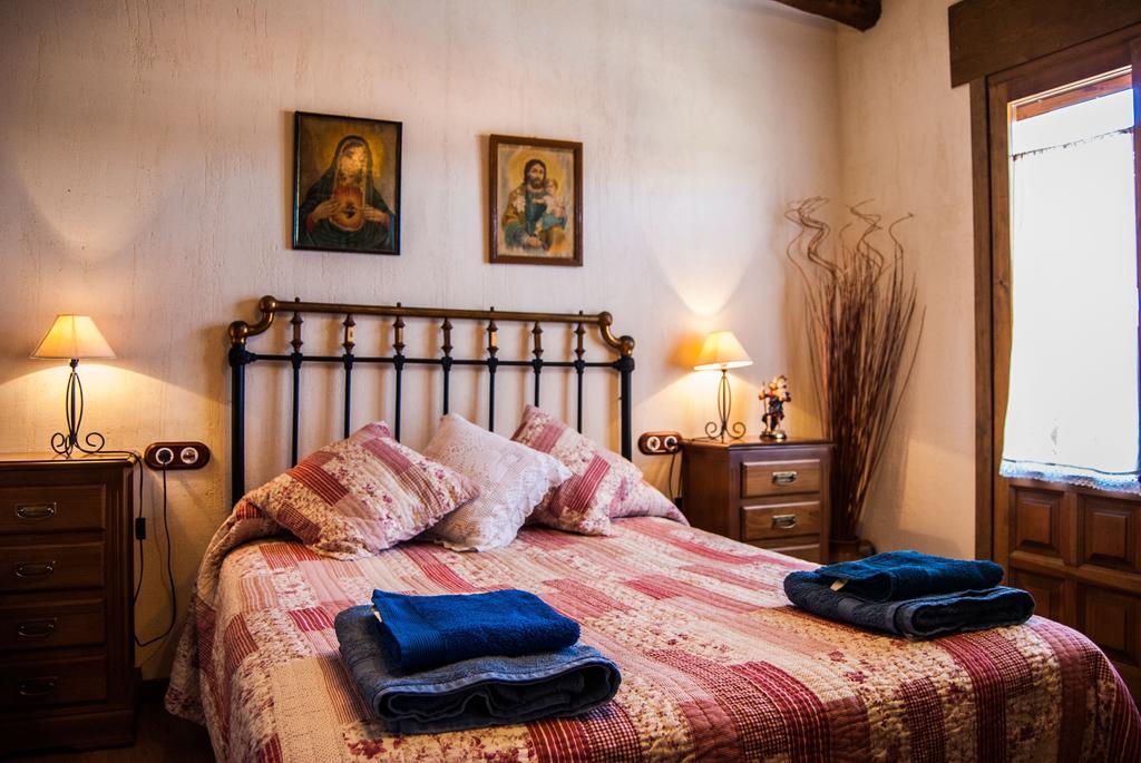 La Fuente Del Monte Villa Caballar Room photo